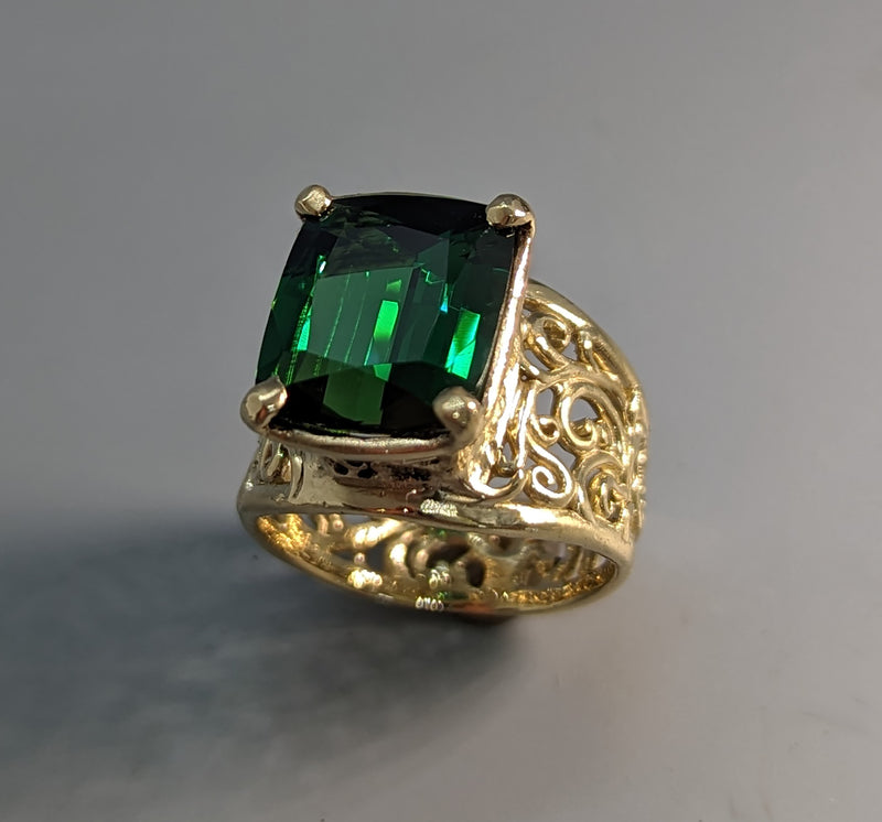Very Fine Green Tourmaline, 14kt Wide Lacy Band