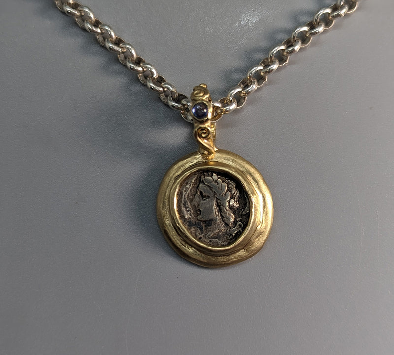 Arethusa/Pegasus AR Drachm, 14kt Gold Pendant