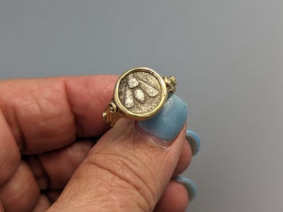 Bee, AR Hemidrachm, 14kt Gold Ring