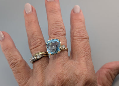 Aquamarine, 14kt Gold Ring with Champagne Diamonds
