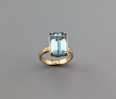Aquamarine, 14kt Gold Ring