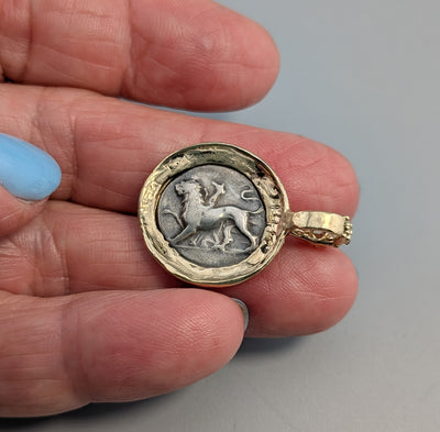 Ancient AR Triobol, Dove, 14kt Gold Pendant