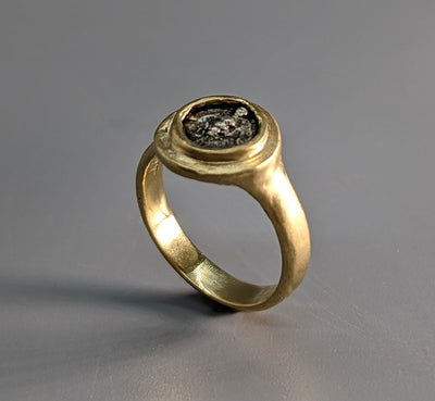 Ancient Bee, AR Tetartemorion in 14kt Gold Ring